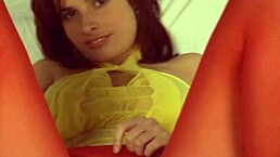 Is that a redhead babe masturbating in closeup pantyhose view?