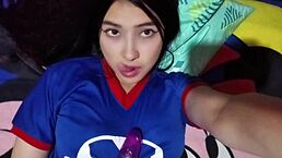 esperé a que el cornudo saliera para darle mi coño a la polla grande