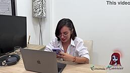 I sneakily masturbate in office while chattin’ hot with gf, oops!