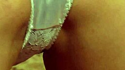 大屁股女同女主人被奴隶手指按摩呻吟不停