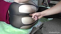 hot young 18+ amateur fucks big ass in tight leggings 😈