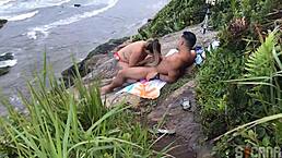Casal Flagrado Fazendo Sexo na Praia em Sao Paulo