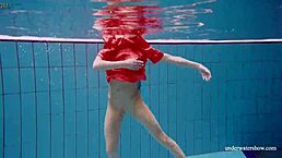 Avenna swims nude in the pool, so sexy! 😍