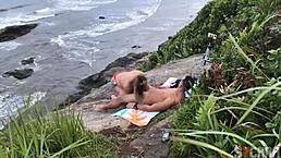 Casal Flagrado Fazendo Sexo na Praia em Sao Paulo