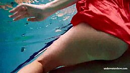 Avenna swims nude in the pool, so sexy! 😍