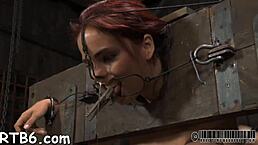 SM恋物展开硬核束缚。粗暴夫妻探索凌乱性交和紧致束缚在狂野会话中。