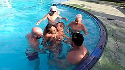 弗洛里帕最骚已婚拉丁人妻七男无套轮奸