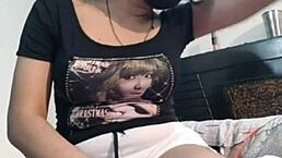 Indian Girl's Steamy Live Sex Video Performance