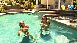 辣妹闺蜜互玩超刺激