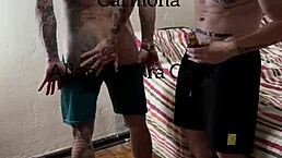 carmona faz massagem no allan guerra pelado e se aproveita de sua bunda