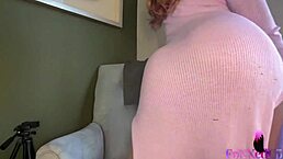 Jenna Foxx Sticks Her Dildo In Big Pussy