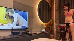 继妹秀身材我射时亲鸡巴😘