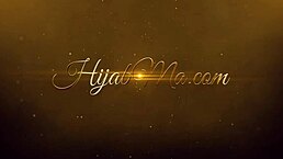 Does the therapist remove the hijab for Tommy Wood?