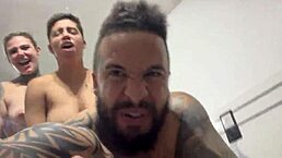 Aquele sexo gostoso sentindo a socada ate o fim no cu e na buceta no pelo ate gozar juntos