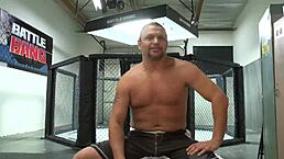 Bridgette B秀巨乳后紧屁眼吞大屌