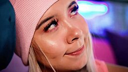 哥伦比亚金发骚货网摄像吸继弟鸡巴