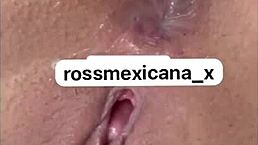 Rossmexicana se mete rico su dildo mira que rico lo disfruta
