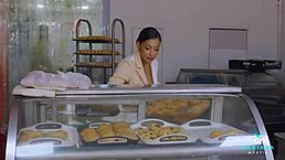 Damn, the baker filled my ass with cum outdoors! - Mariana Martix & Max Betancur