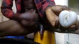 Creampie splashing from toy?