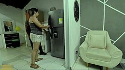 hey, this mature woman can’t pay for fridge repair, so she offers to fuck the technician and drain him instead!