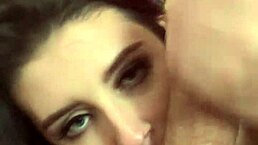 ninfeta chupando rola e tomando gozada na boca in amateur orgasm