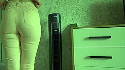 Amateur Woman Desperates and Pees in Jeans at Home. Free Homemade Video.