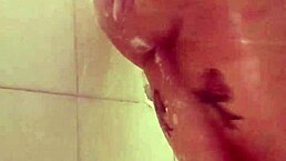 Quick shower tease with big tits and ass 😘