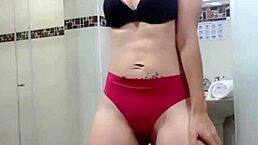 my colombian girlfriend loves squirting during sex with her skinny body