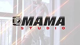 On Christmas Eve, Colombian friend rolls on her ass in see-through outfit at public party