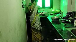 Sexy indian 18 year old kaamwali kay sath sex - desi hindi audio