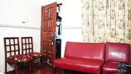 两个学生妹放学后户外教员室紧逼鸡巴狂干