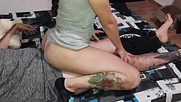 que buenos sentones me da la mujer de mi amigo en navidad con su co�o apretado