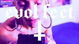 i can make u cum with my vans sneakers lickin