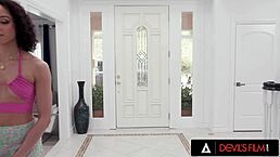 Naughty 18-Year-Old Alexis Tae Gets Her Bubble Butt Pounded by Older Man