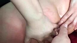 putita recibe nalgadas mientras se masturba con big tits.