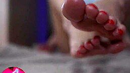i love watching this sexy girl play with her feet closeup