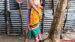 Bengali boudi has outdoor sex with friend during rain?