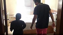 Soquei meu pau com força no cu da anãzinha na sacada