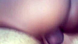 Me follo a la novia de mi amigo a ver que esta sola en la lasa de la casa