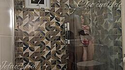 Cleo Cadillac Meu Amigo Veio Atrás De Mim No Banheiro Fodida No Pelo