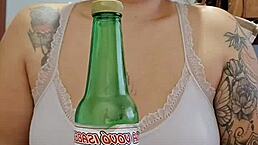 quando eu fico com tesão, o farol acende e eu mostro meus peitos grandes