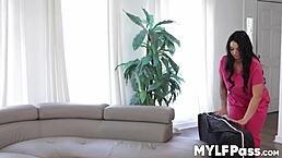 payton preslee's boob massage turned into deep hardcore fucking with a black hunk 😍