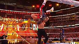 Roman Reigns versuss Cody Rhodes in the big match.