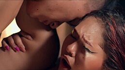 Mi Hermanastra Me Descubre Masturbándome