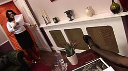 Michelle和Jemstone戴假屌互操😈