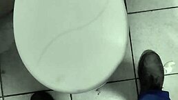 Masturbando no trabalho