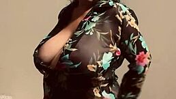 girl explores her pussy with fingers until cumshot