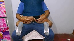 可爱骚货女上位骑大黑屌狂喷精！