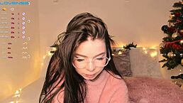 W0wgirls model Liza performs with big tits and cute petite body in web chat session