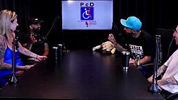 fez um vídeo mijando de mãos dadas, não solta squirting, entraram no pornô por gostar de sexo e o ciúmes com receio de gravar as casal dna in see through